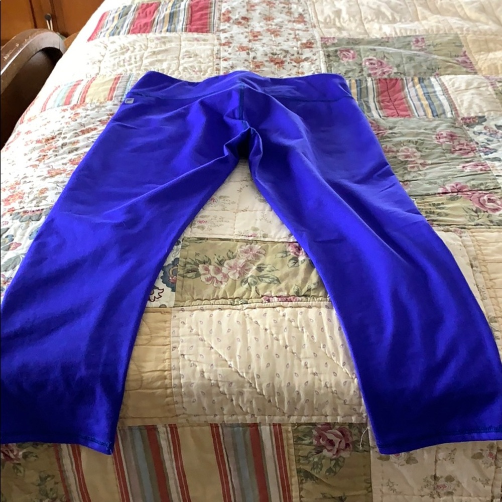 Fabletics Capris - image 4